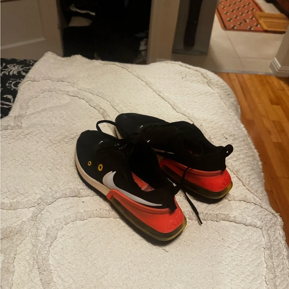 Nike Black and Pink Athletic Shoes - Picture 4 of 5